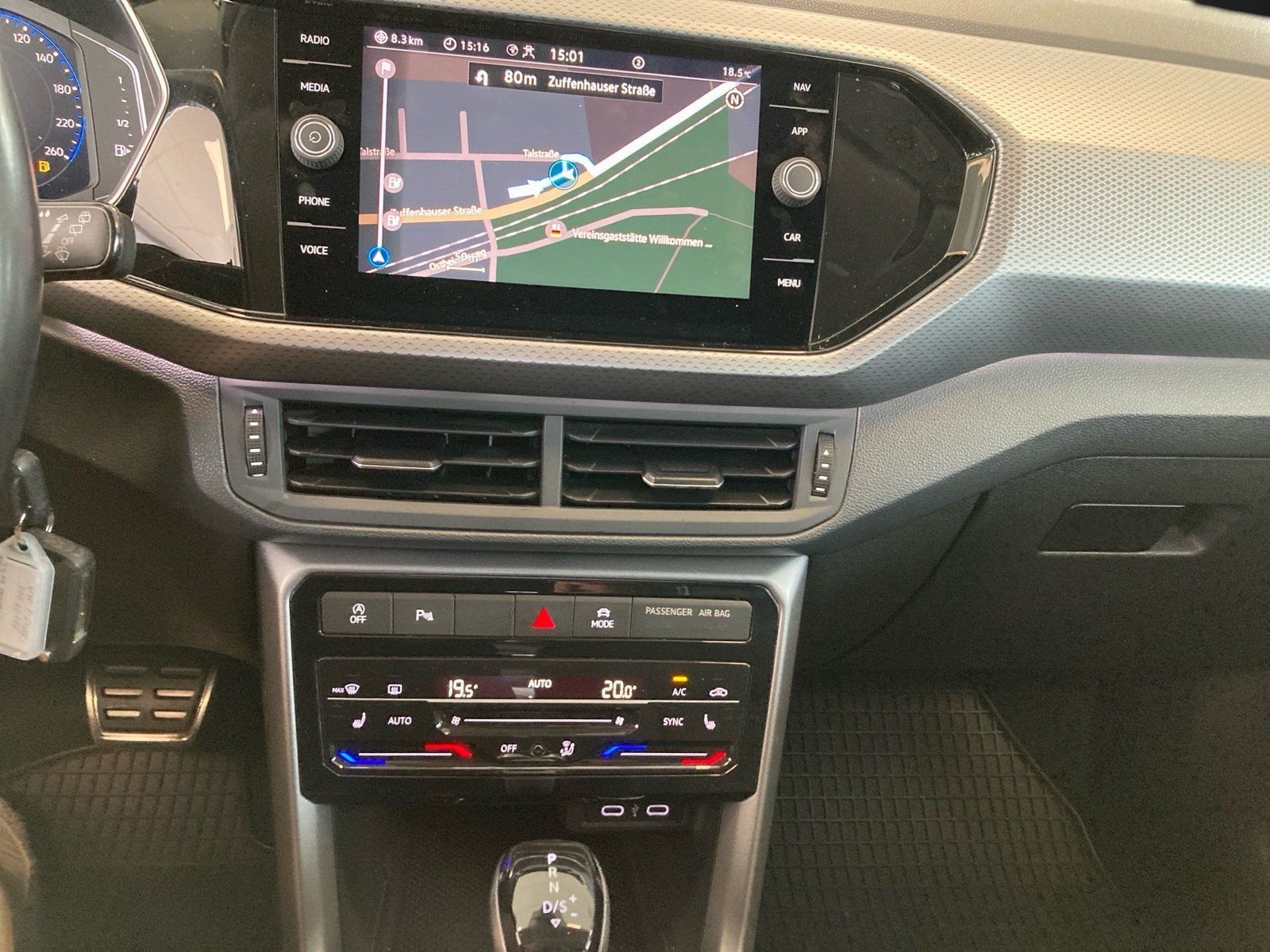 Fahrzeugabbildung Volkswagen T-Cross 1.0 TSI Active*Navi*PDC*DSG*Sitzheizung