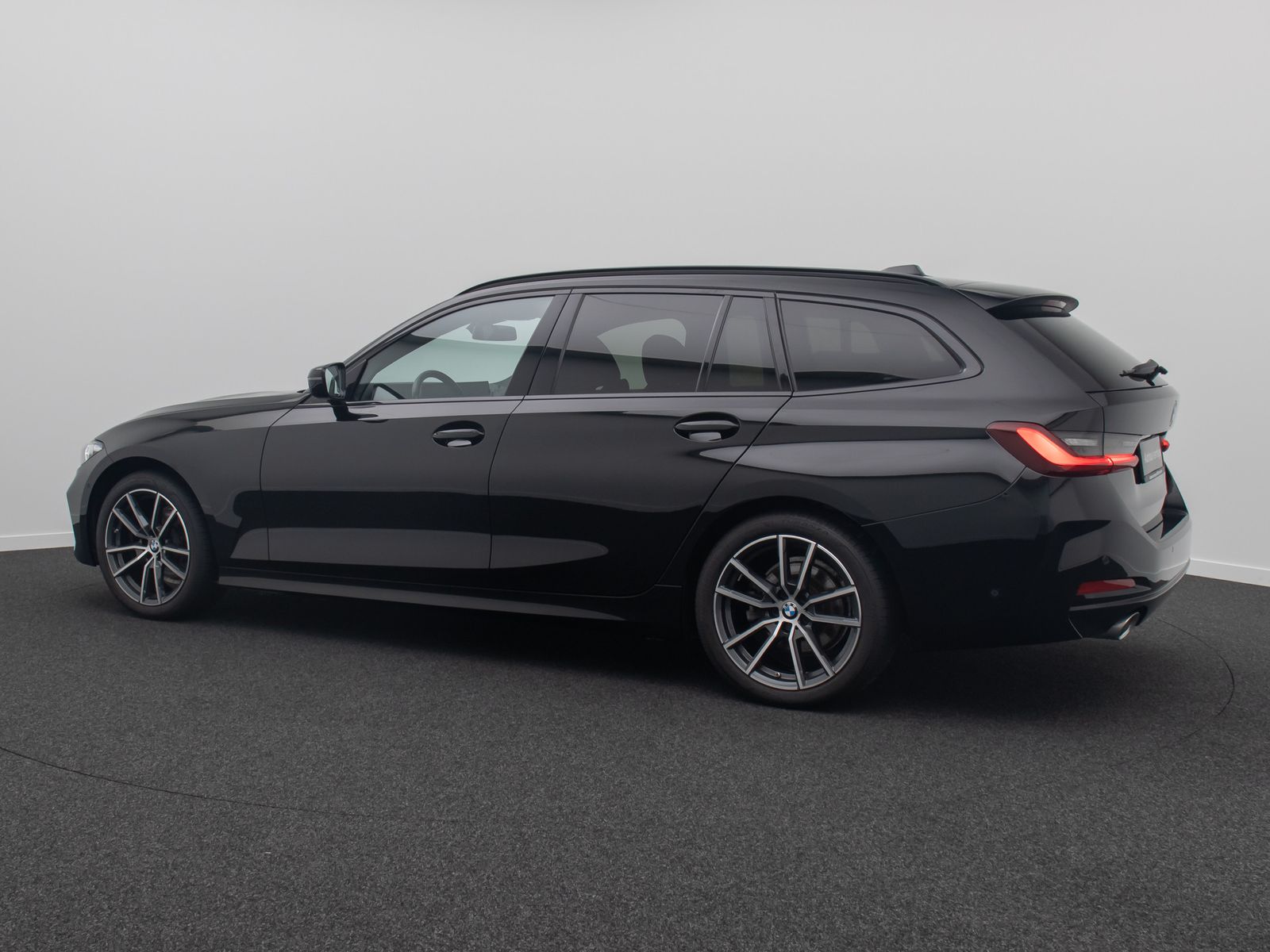 Fahrzeugabbildung BMW 318d Kamera DAB HiFi Leder Sport LED 18Zoll