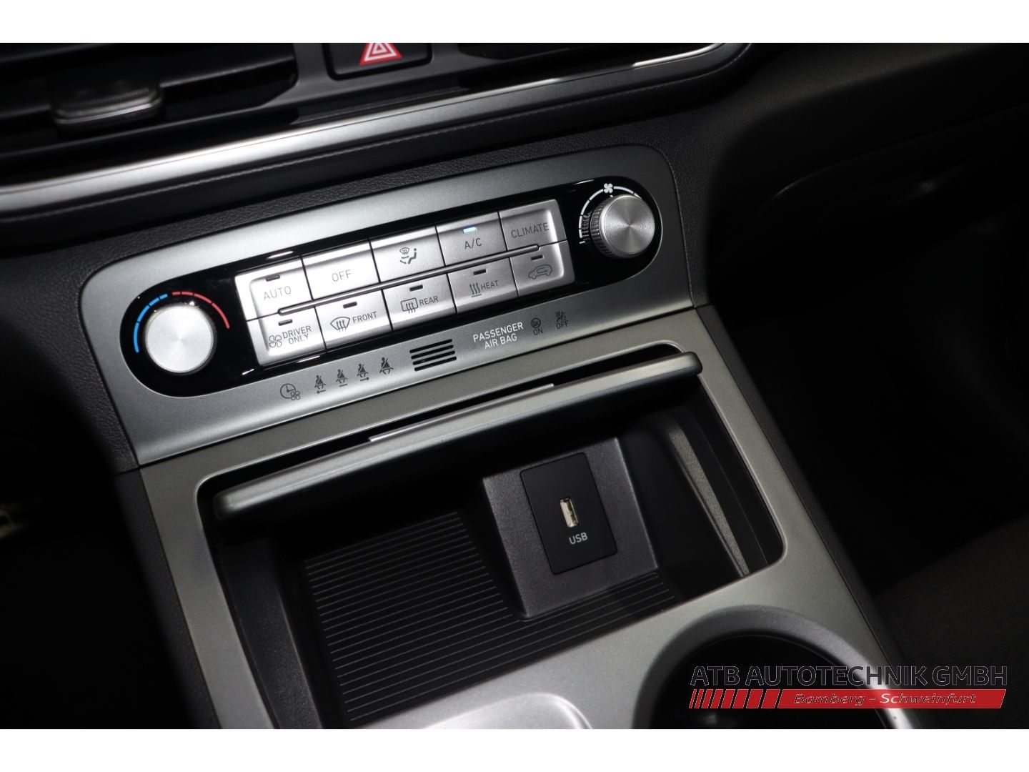 Fahrzeugabbildung Hyundai KONA Elektro Select 2WD 39,2kWh 96,2% SOH ACC Ap