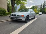 BMW 520i 520i - BMW 520 aus 1998: 520i