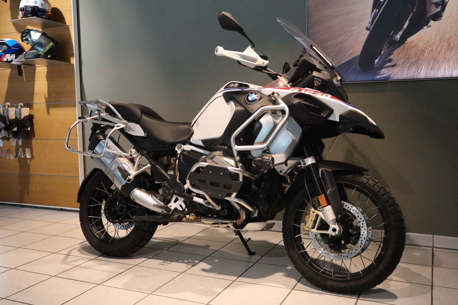 Fahrzeugabbildung BMW R 1250 GS ADV inkl. Repair Inclusive bis '27