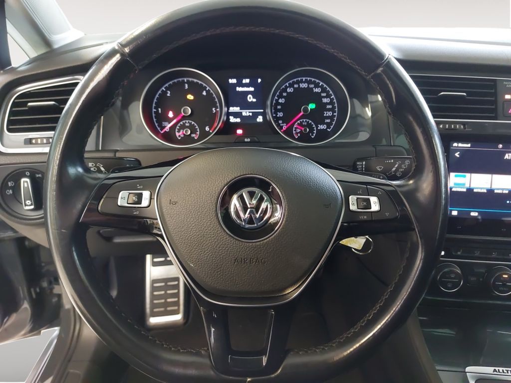 Fahrzeugabbildung Volkswagen Golf Variant 2.0 TDI 4Motion DSG Alltrack AHZV N