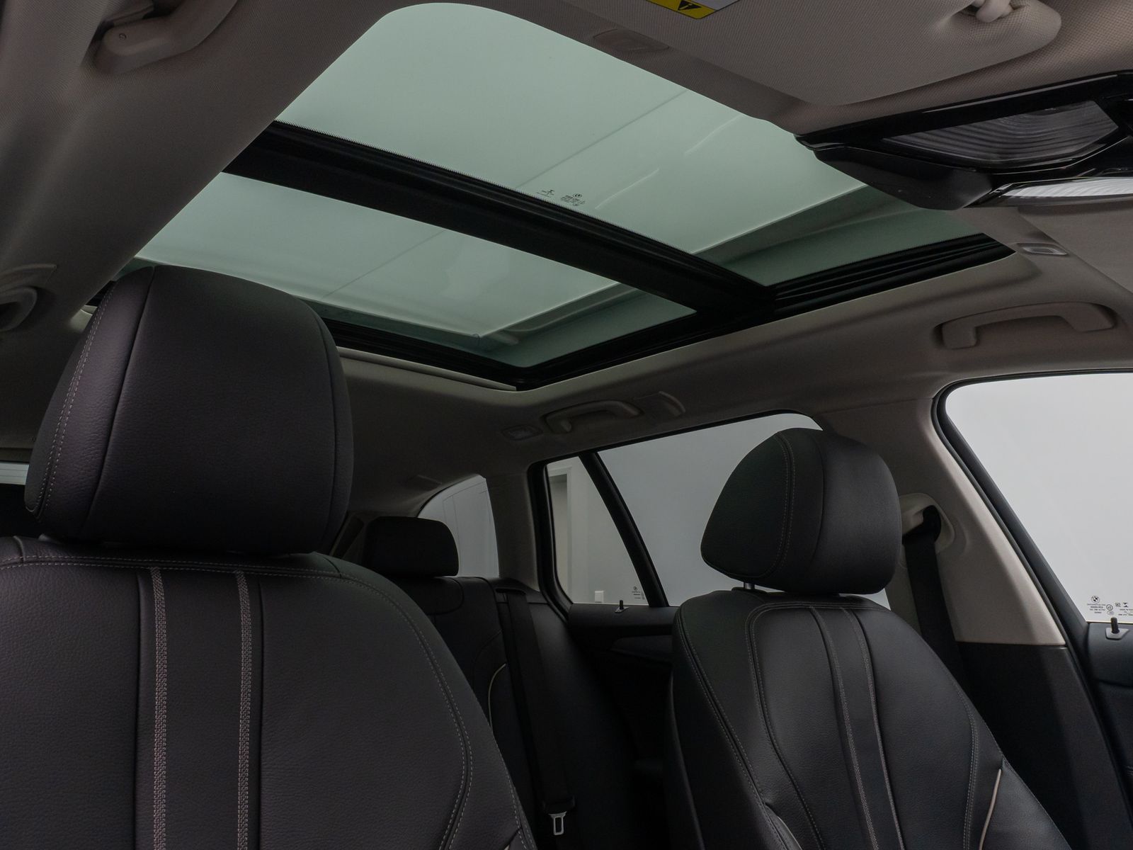 Fahrzeugabbildung BMW 530e Panorama 360°DAB H/K ACC AHK Alarm Leder