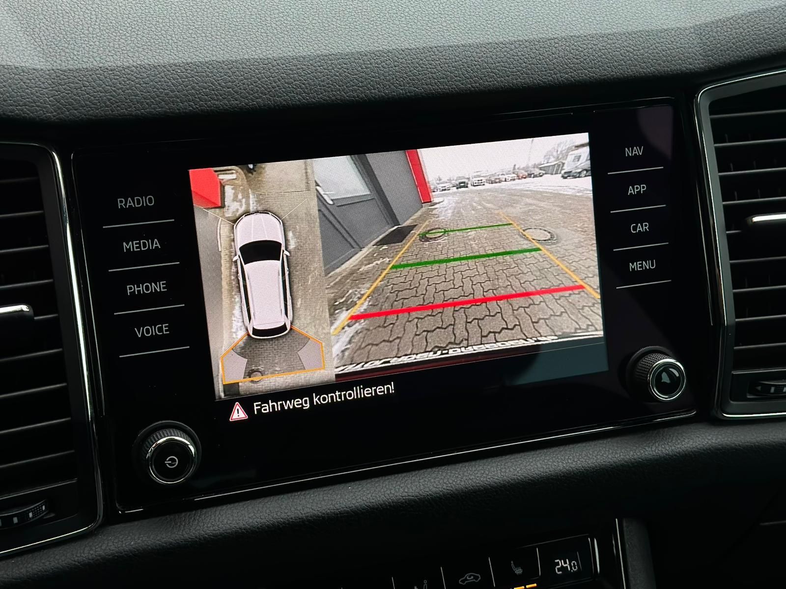 SKODA Kodiaq 2.0TDI STYLE 4x4* LED#SHZ#LH#ACC#KEYL#AHK - Image 20