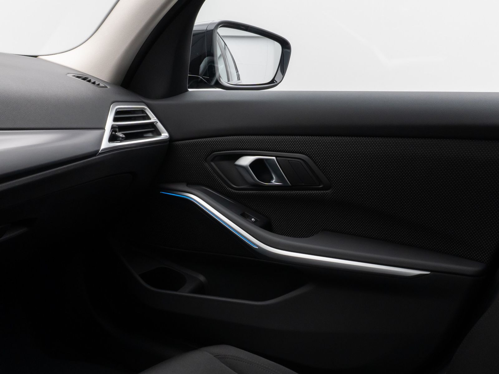 Fahrzeugabbildung BMW 320d Kamera DAB Sportlenkrad Komfort AHK Alarm