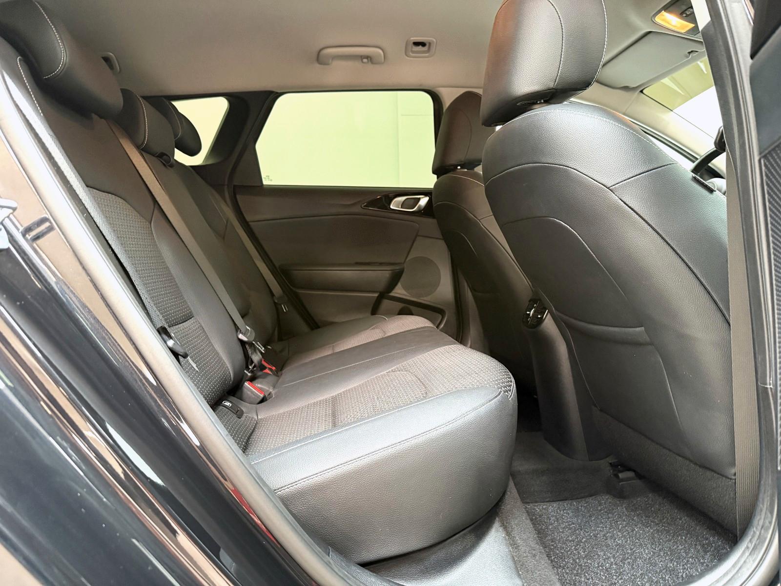 Kia Ceed Sportswagon 1.6 CRDi Spirit / RKAM / AHK