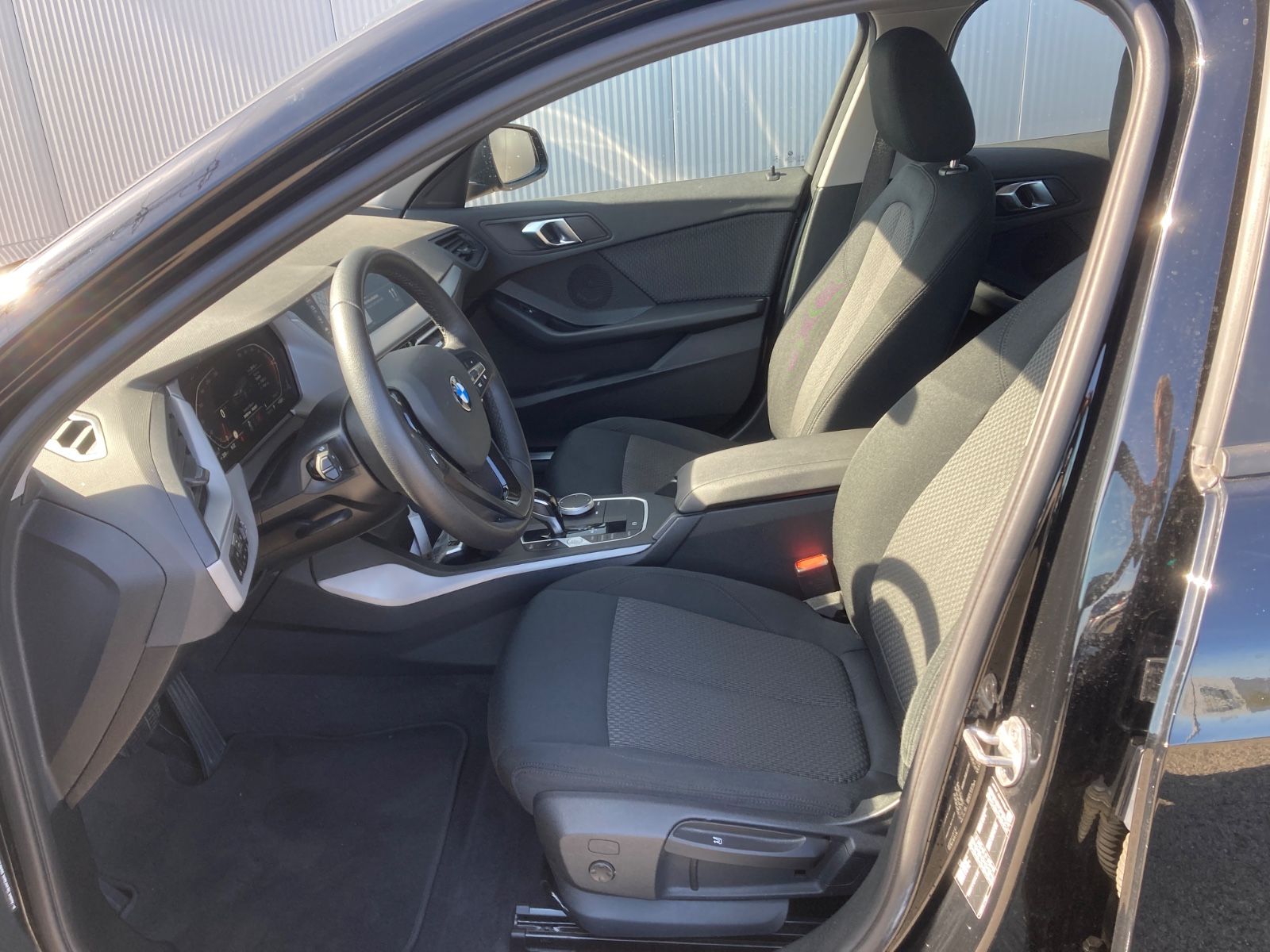 BMW 118iA*Navi*PDC*DAB*Carplay*Sitzh*LED foto 10