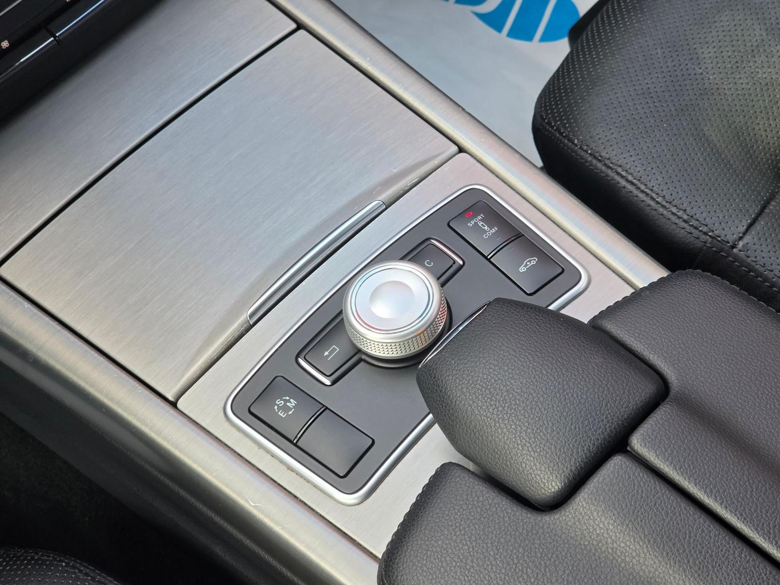Mercedes-Benz E350 2011 — photo 28