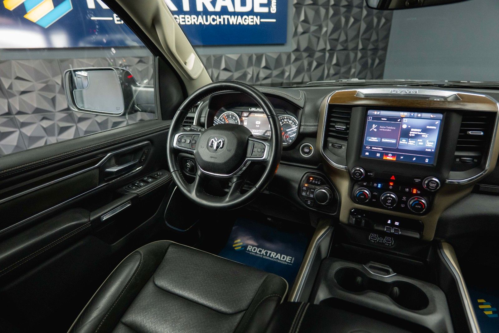 Fahrzeugabbildung Dodge RAM 5.7 V8 HEMI 4x4 Night LARAMIE LONGBED 19%