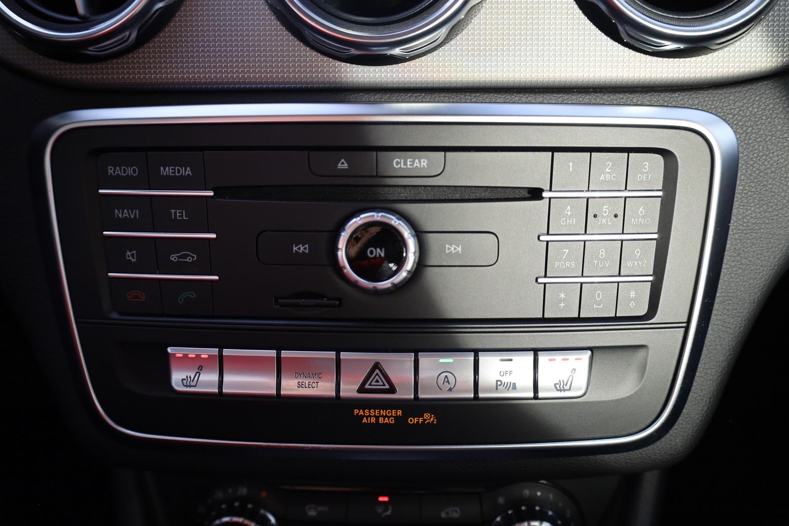 Mercedes-Benz GLA 200 Urban Aut. AHK LED 360° Navi Panorama