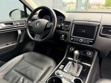 Volkswagen Touareg - 12