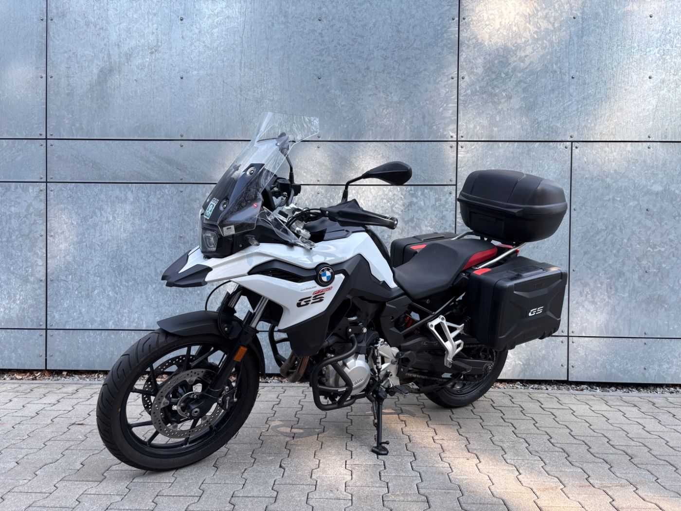 Fahrzeugabbildung BMW F 750 GS, Koffer, Hohe Scheibe, Sturzbügel,