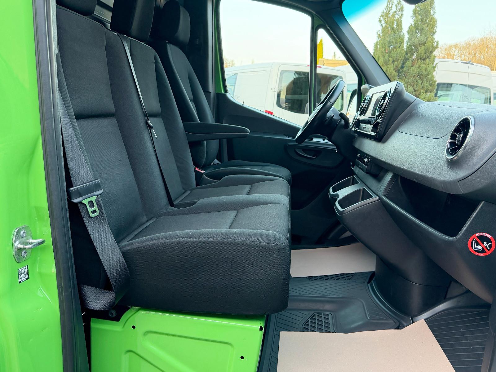 Mercedes-Benz Sprinter 319 CDI V6 Kasten L2H2 RWD Navi Automat