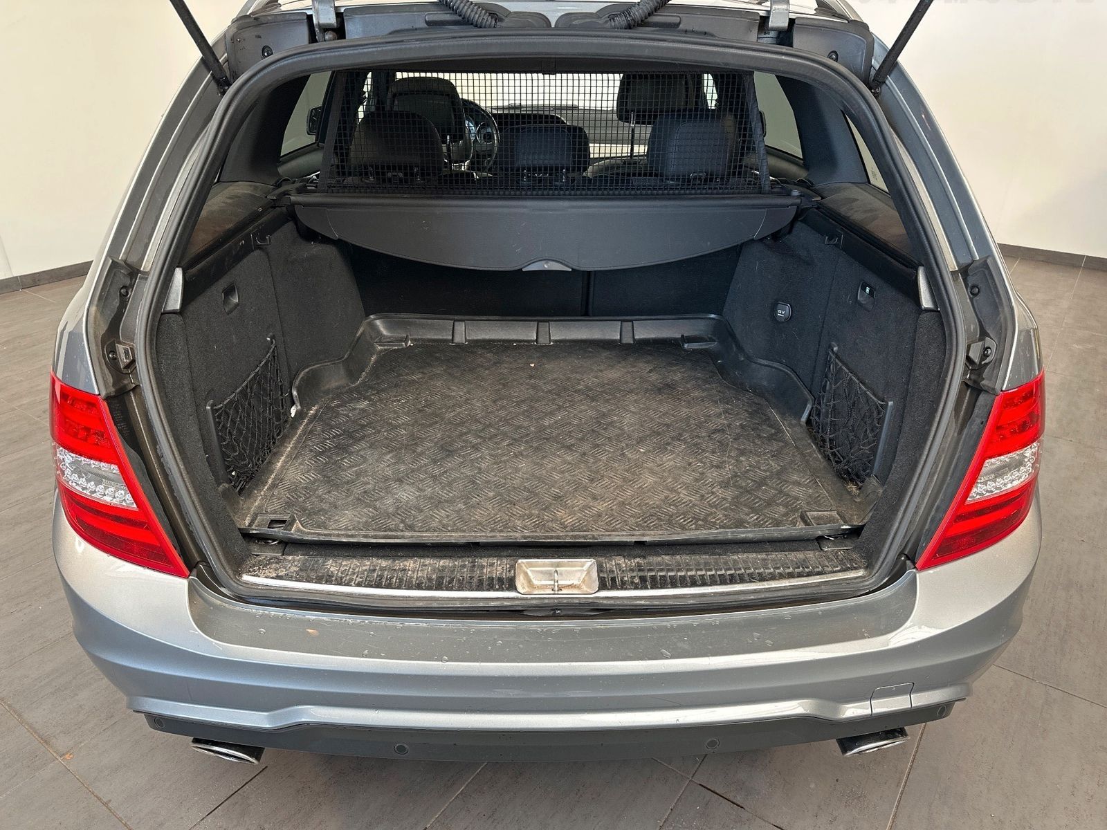 Fahrzeugabbildung Mercedes-Benz C 300 d T 4Matic AMG-Line NAV+PANO+KAM+AHK