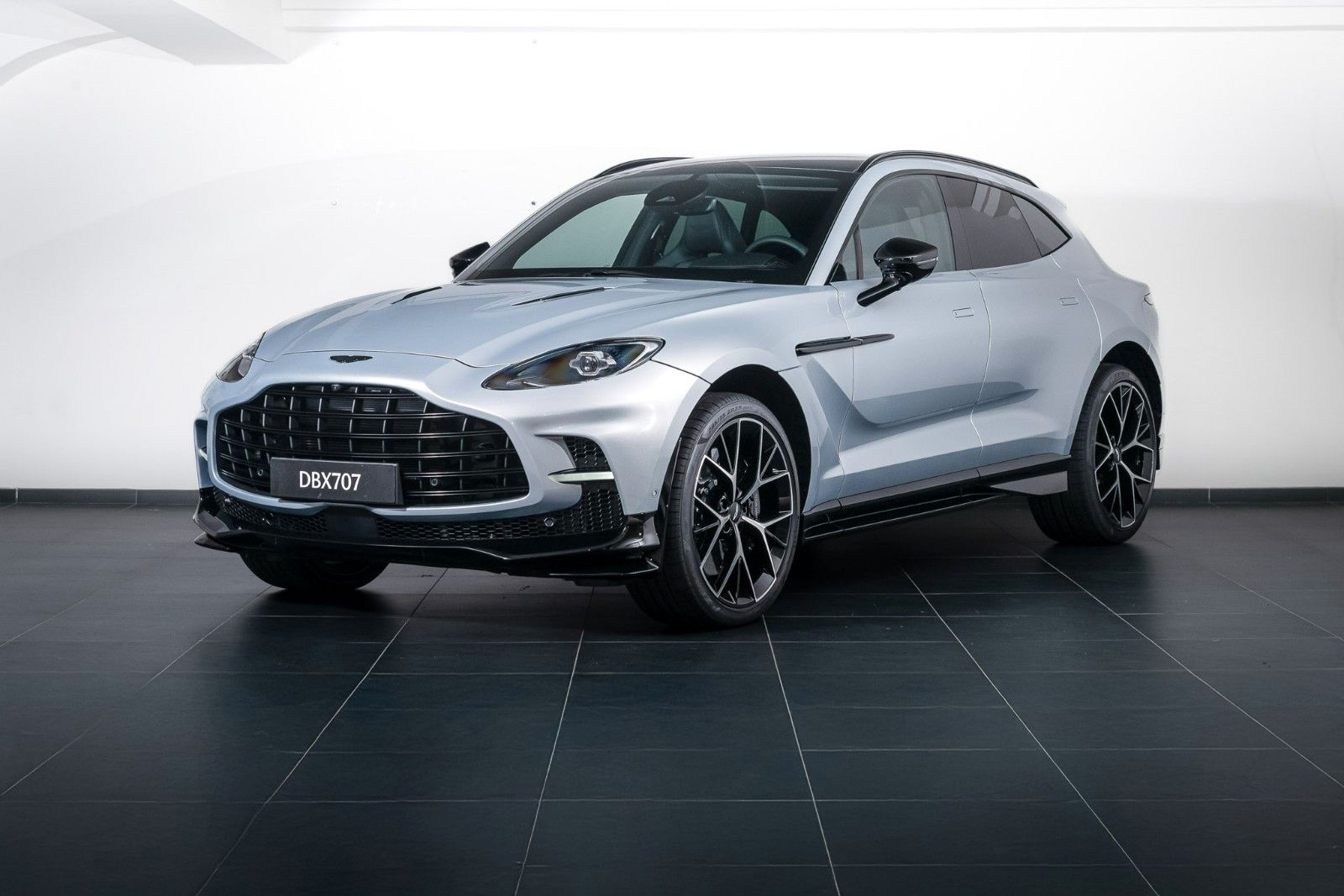 Aston Martin DBX 4.0 V8 707