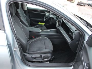 Volkswagen Passat Variant 1.5 eTSI DSG AHK Business Tiptron