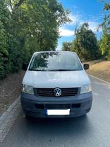 Volkswagen T5 Caravelle - Volkswagen T5: Firmenfahrzeug