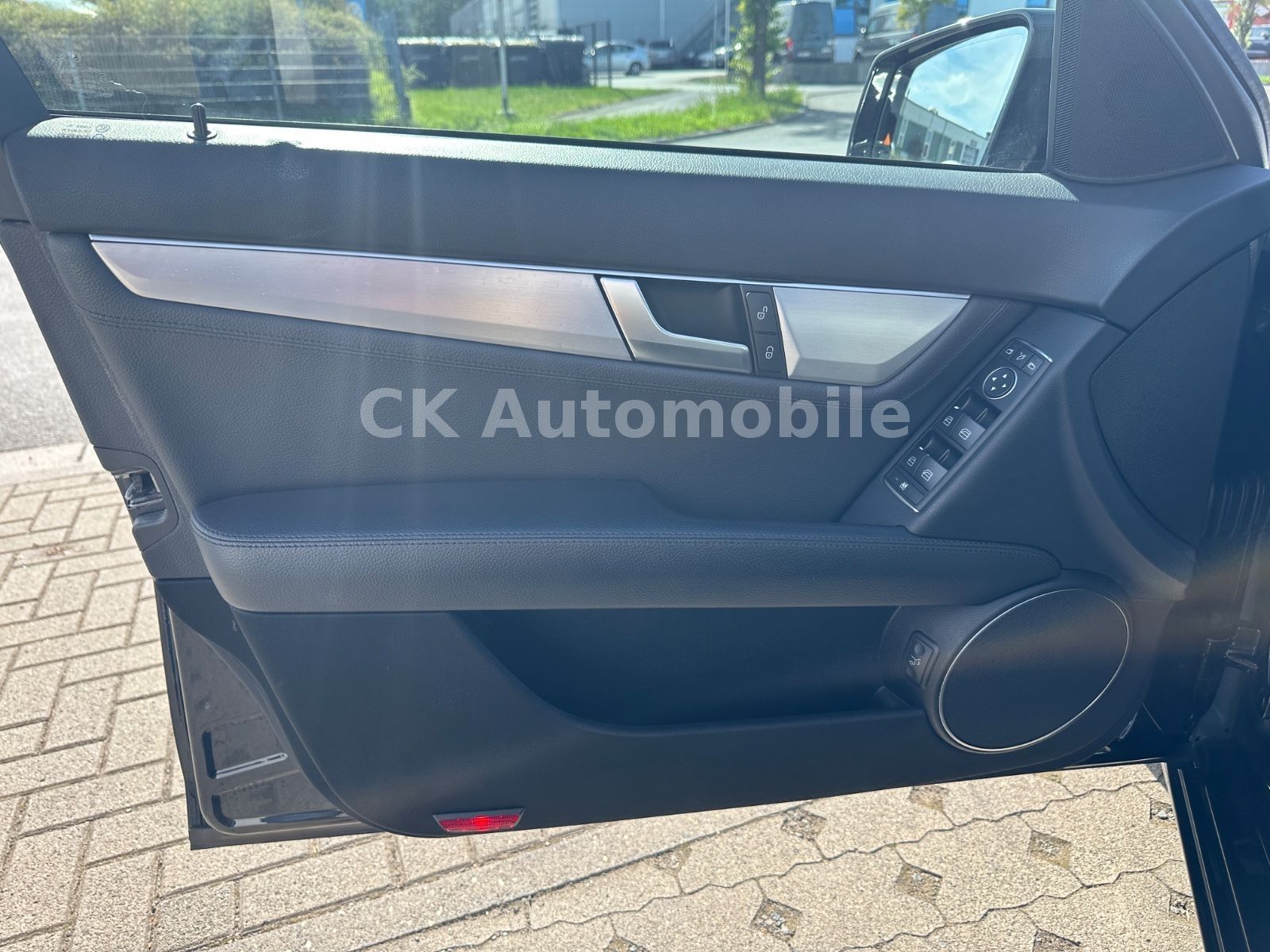 Fahrzeugabbildung Mercedes-Benz C 350 CDI T-Modell Avantgarde/Navi/Bi-Xenon/Kam.