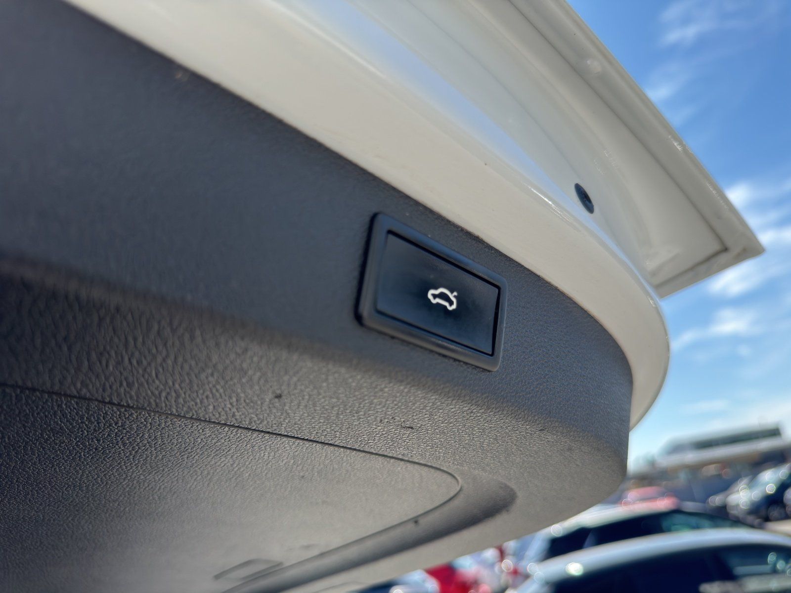 Fahrzeugabbildung SKODA Kodiaq 2.0 TDI L&K 4x4/ST-HZG/ACC/AHK/360°CAM/