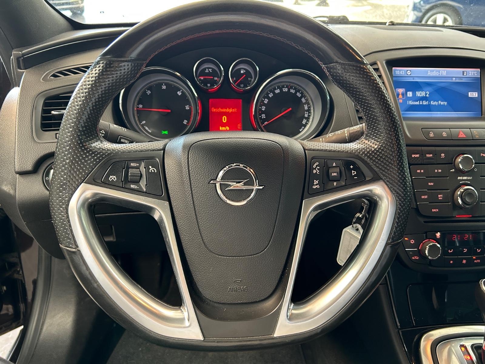 Opel Insignia 2011 — photo 14