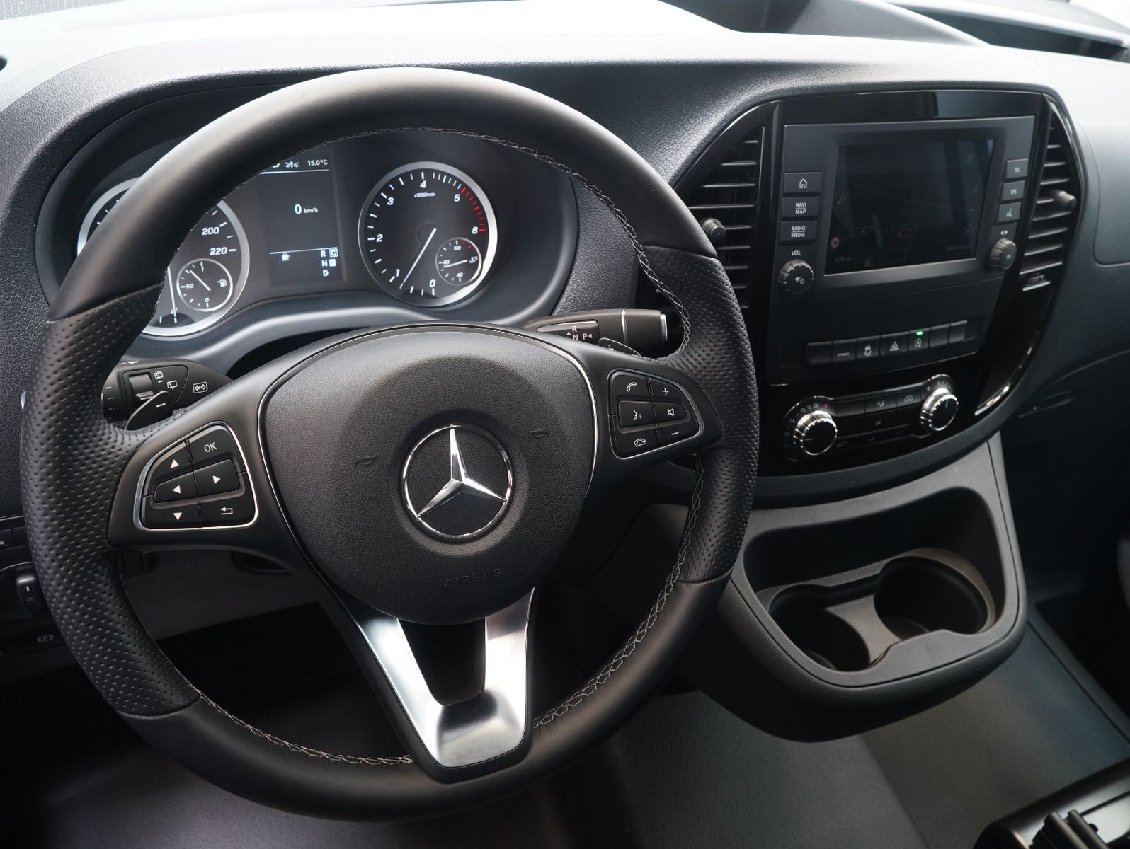 Fahrzeugabbildung Pössl VANSTAR Vito Tourer 119 CDI Pro 4x4 lang