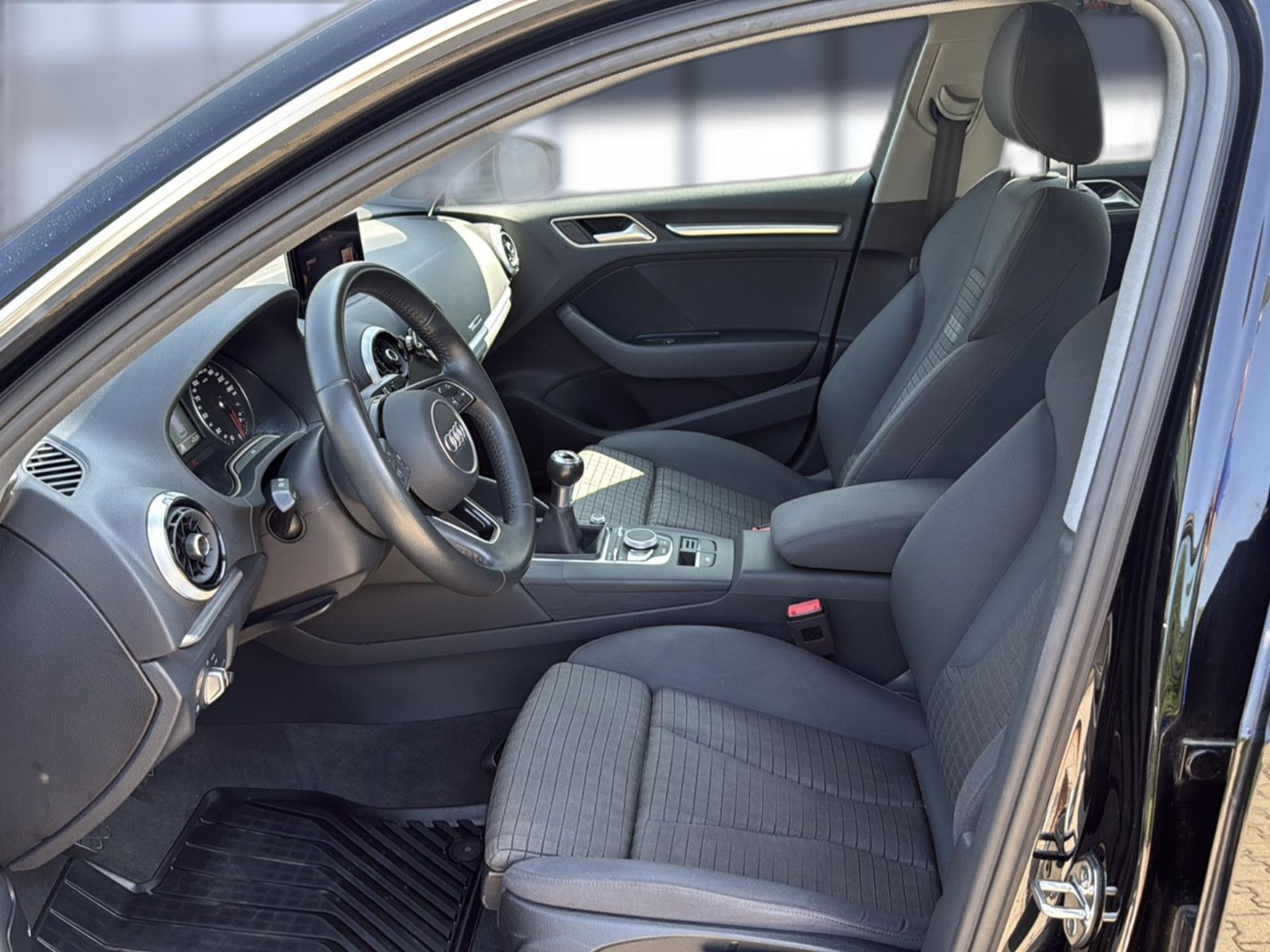Fahrzeugabbildung Audi A3 Sportback 30 TFSI sport
