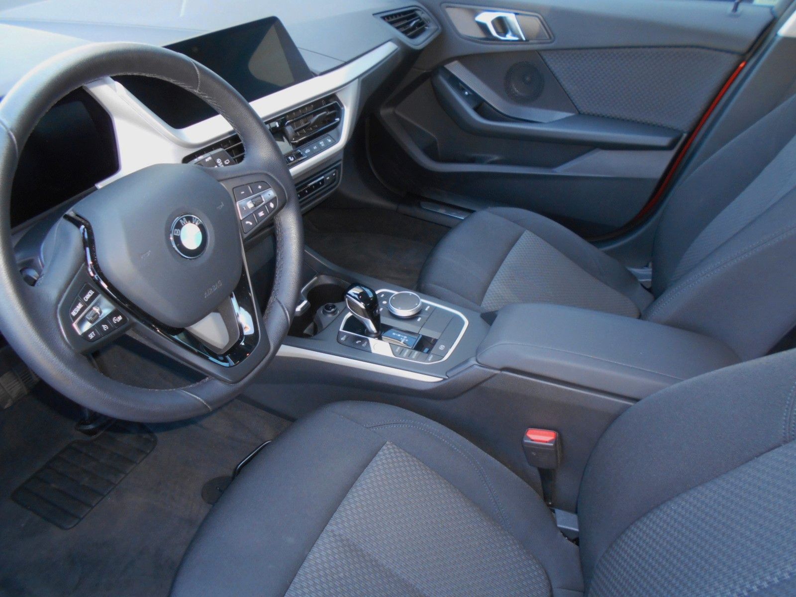 BMW 118iA 6`KM!!! -NAVI-LED-SITZHEIZUNG-CARPLAY-DAB- foto 8