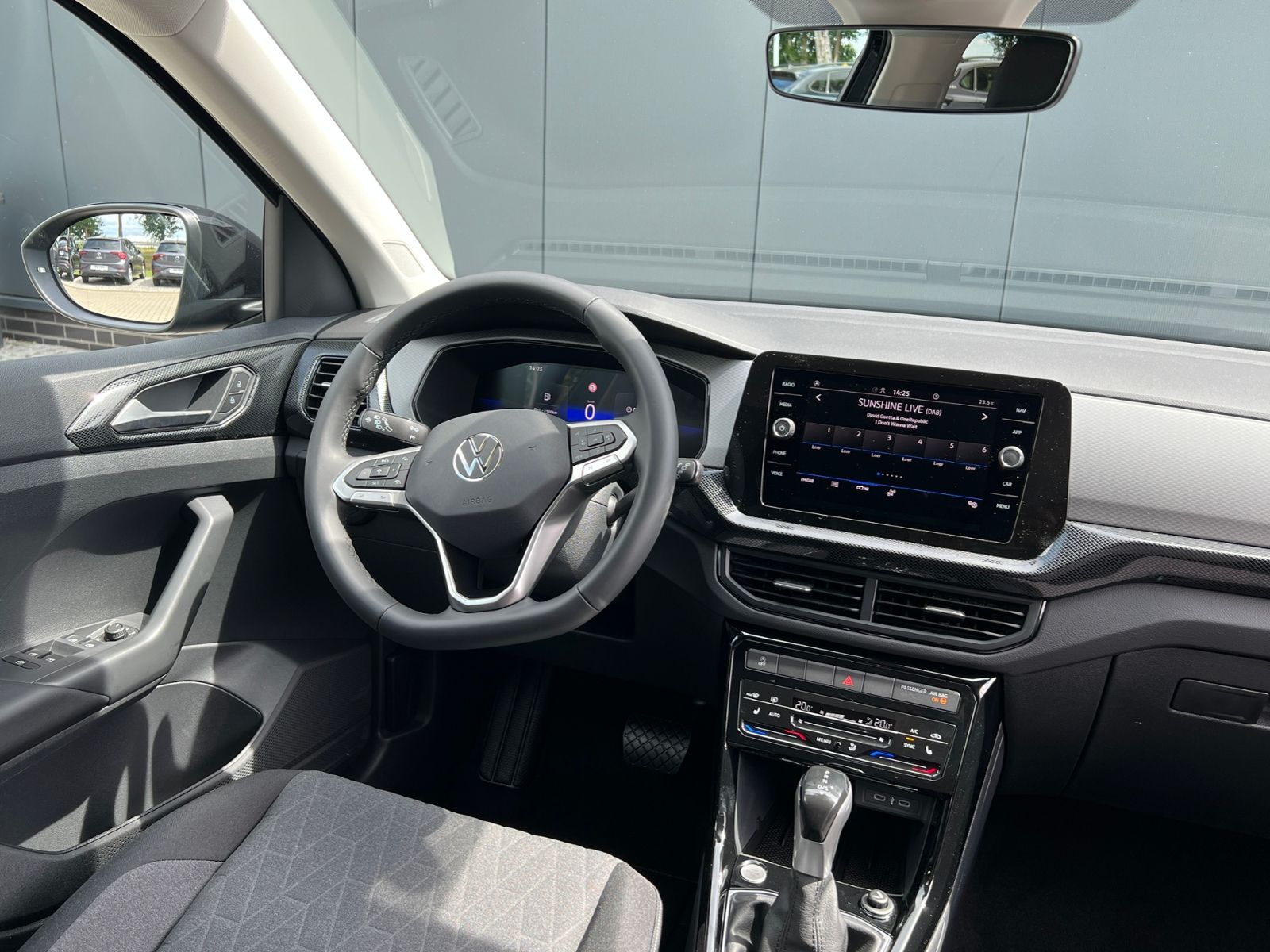 Fahrzeugabbildung Volkswagen T-Cross Life 1.5 TSI DSG *IQ.Light, Kamera, 17'-