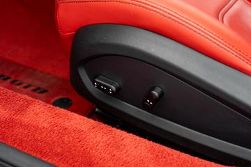 صورة مصغرة 14 لـ 2016 Ferrari 488 GTB