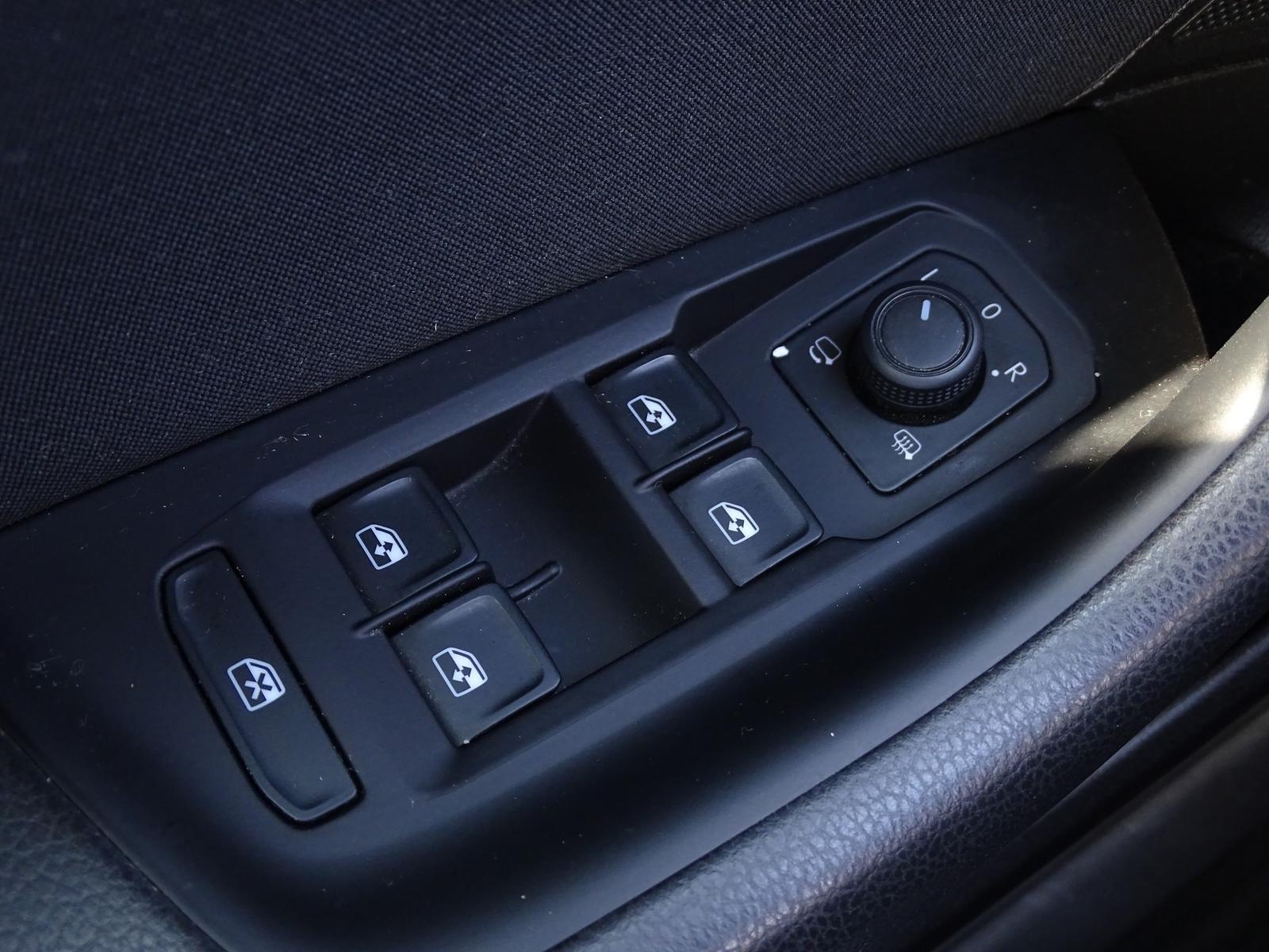 Volkswagen Passat 1.5 TSI Business LED ACC Navi AHK, миниатюра 23