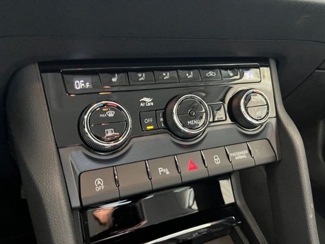 Fahrzeugabbildung SKODA Karoq 1.5 TSI DSG SELECTION NAVI LED KAMERA GJR
