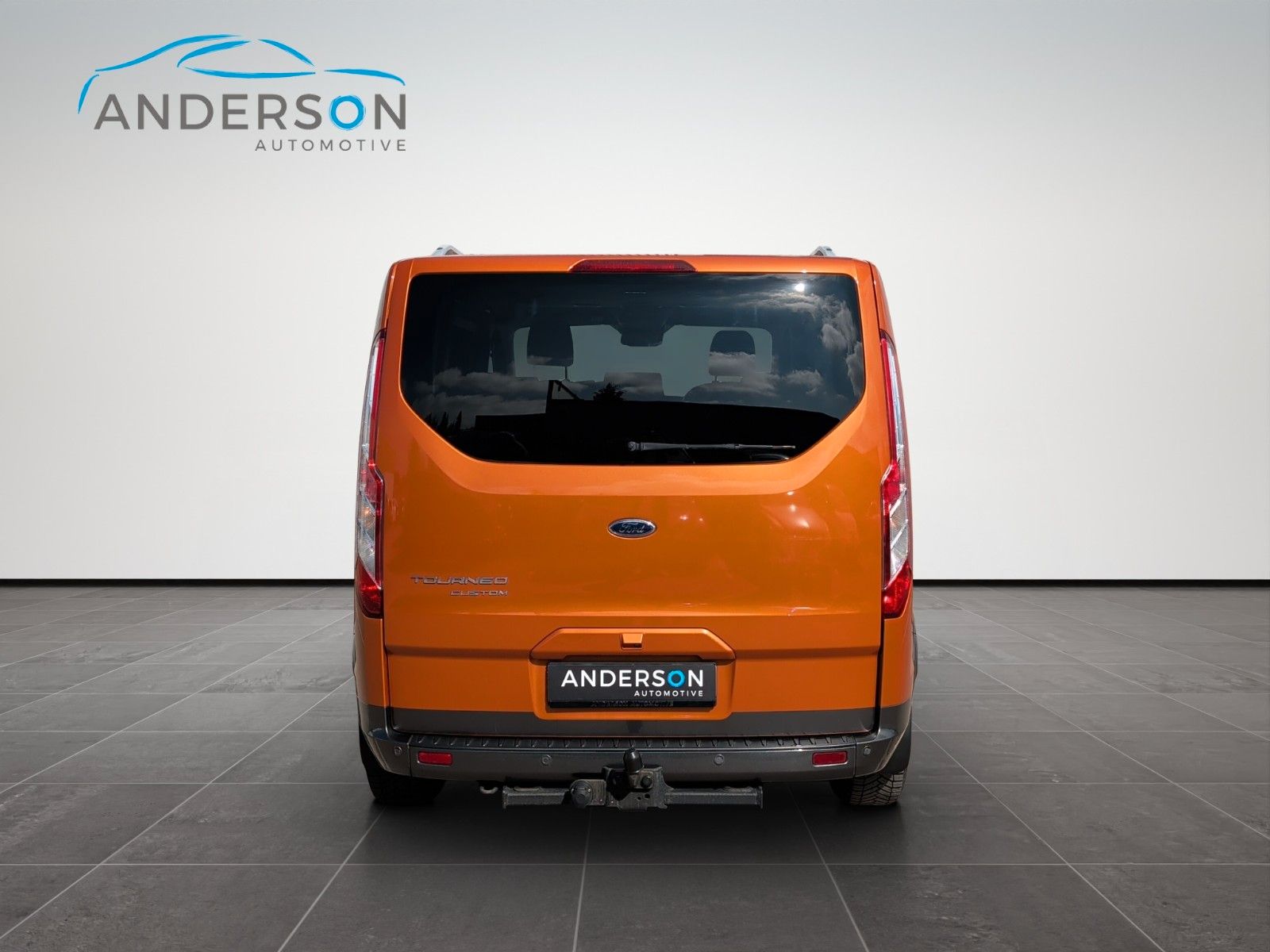 Fahrzeugabbildung Ford TOURNEO CUSTOM 320 L1 ACTIVE STHZ AHK KAM ASSIST