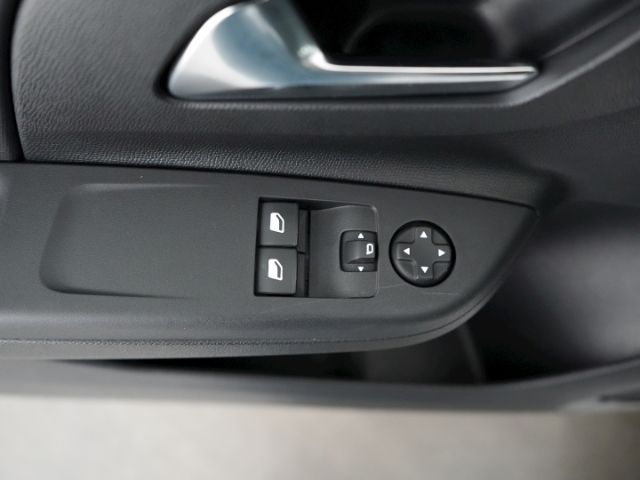 Corsa F EDITION+KLIMAANLAGE+DAB+MÜDIGKEITSWARNUN