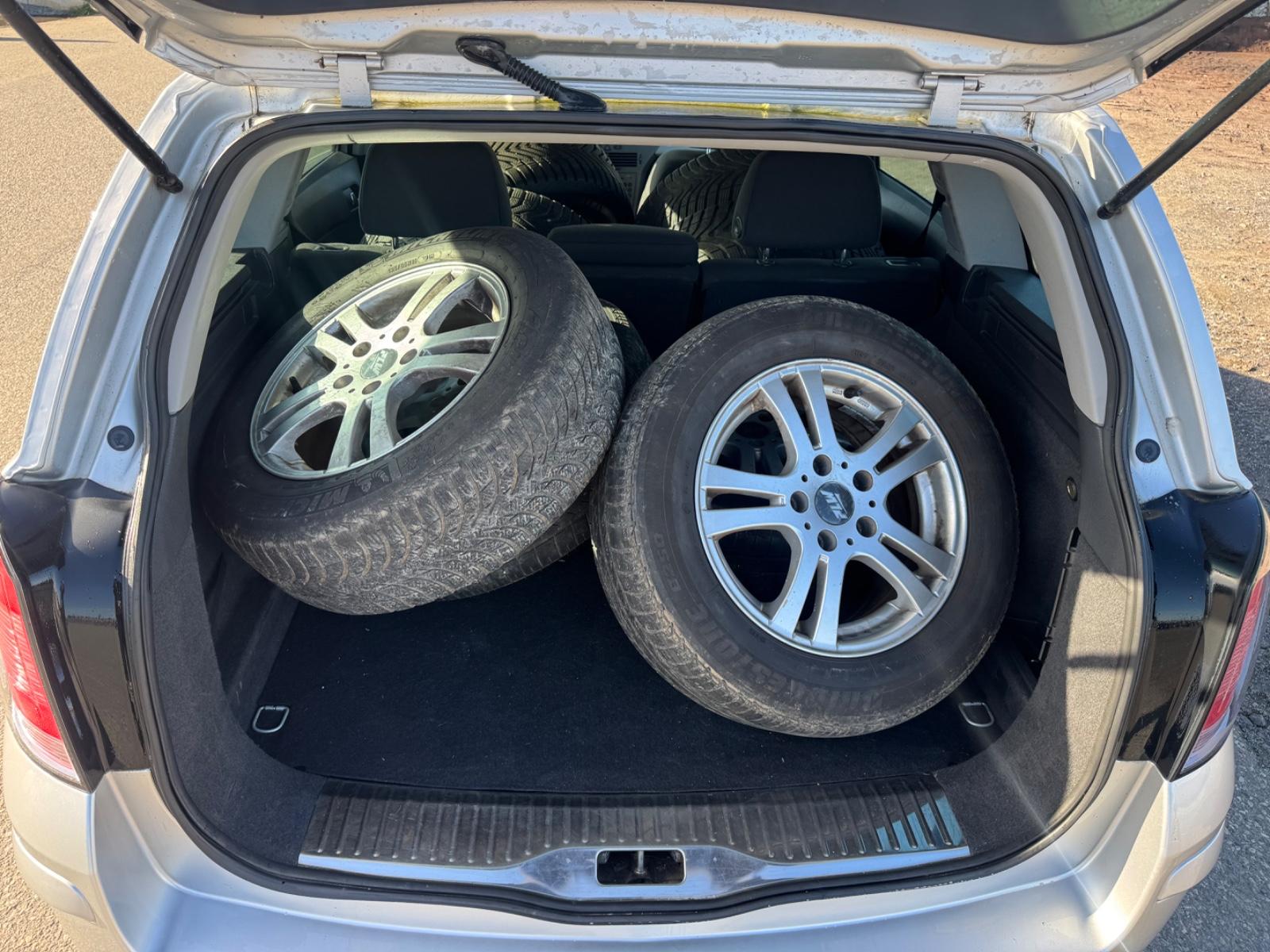 Opel Astra 2005 — photo 11