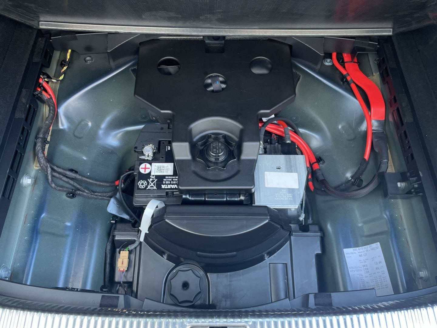 A4 40 TFSI Avant S line quattro Matrix/AHK/Pano/