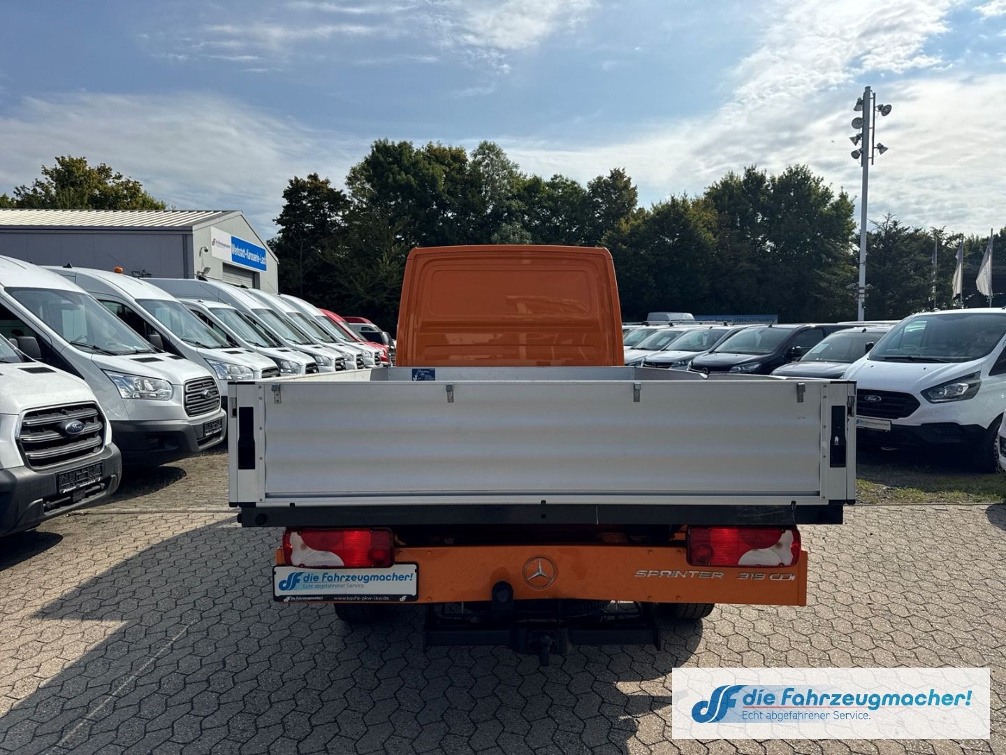 Fahrzeugabbildung Mercedes-Benz Sprinter Pritsche DoKa V6 319 CDI L3 AHK Navi DA