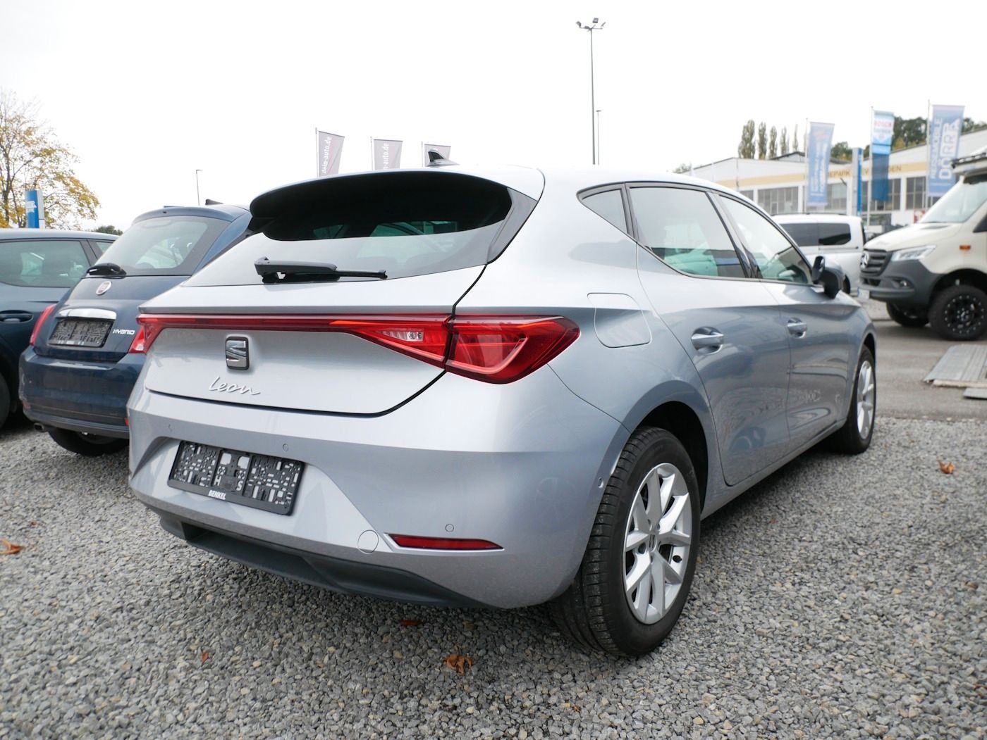 Fahrzeugabbildung SEAT Leon 1.5 TSI Style LED PDC DAB 3-Zonen Klima