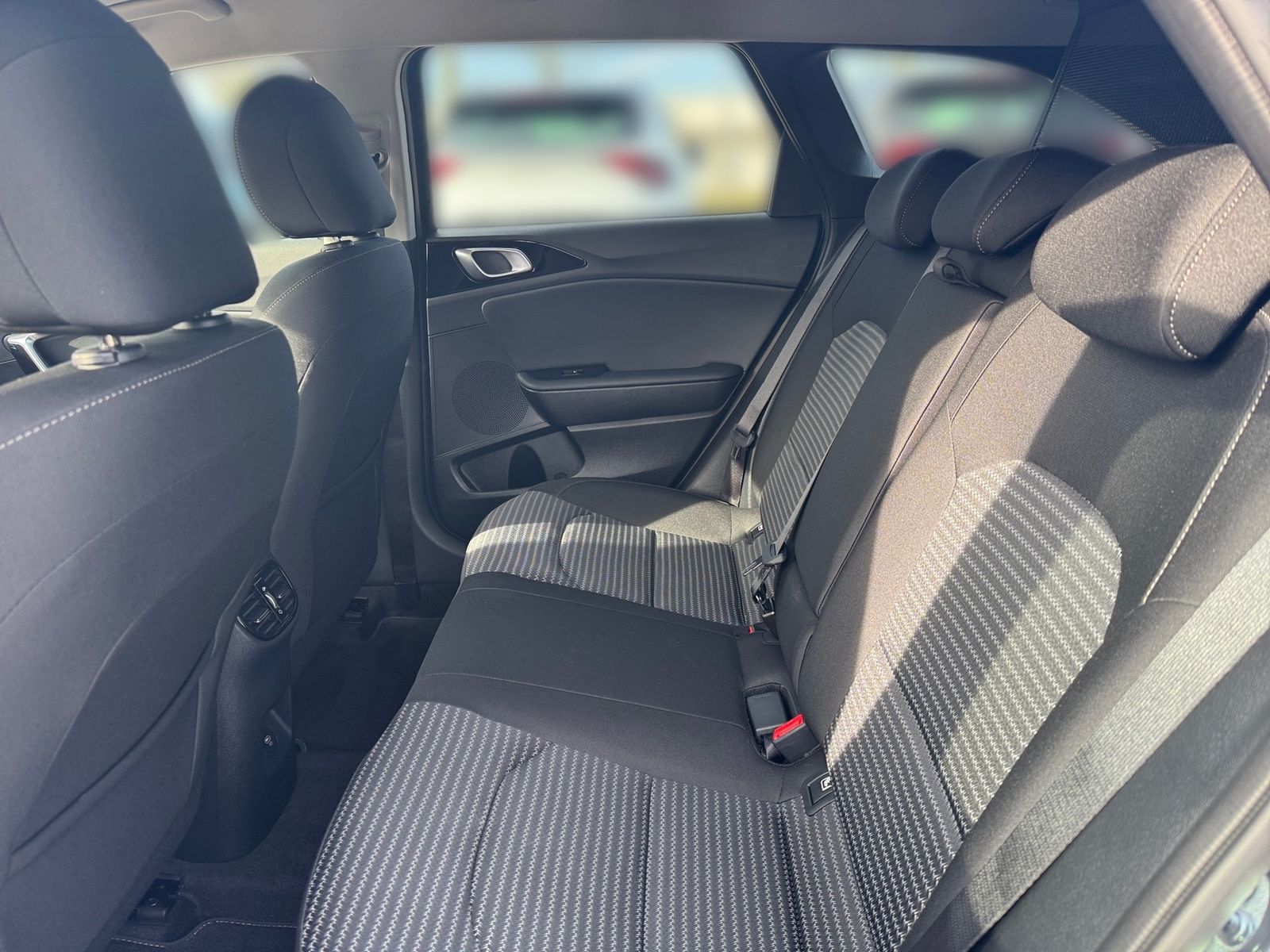 Fahrzeugabbildung Kia CEED_SW 1.0T 100 Ultimate DES JBL