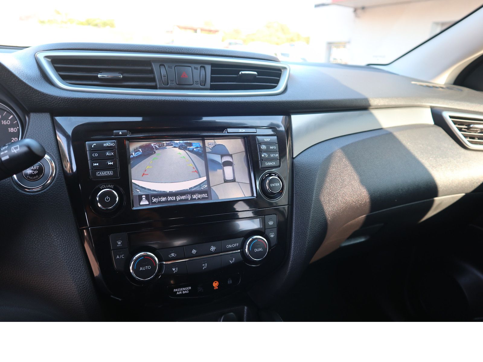 Fahrzeugabbildung Nissan Qashqai N-Connecta Navi Tempo Scheckheftgepflegt
