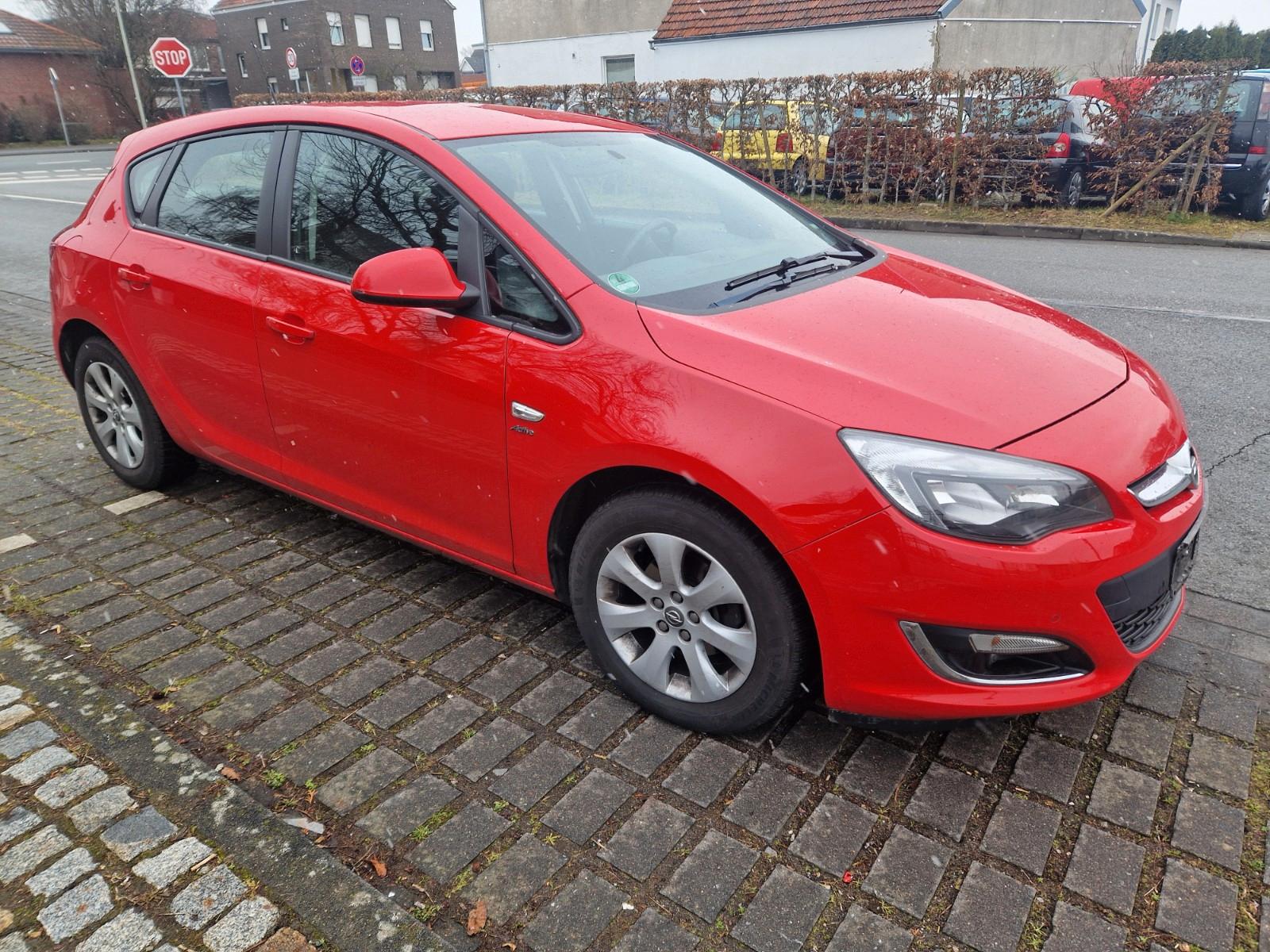 Opel Astra J Lim. 5-trg. Active