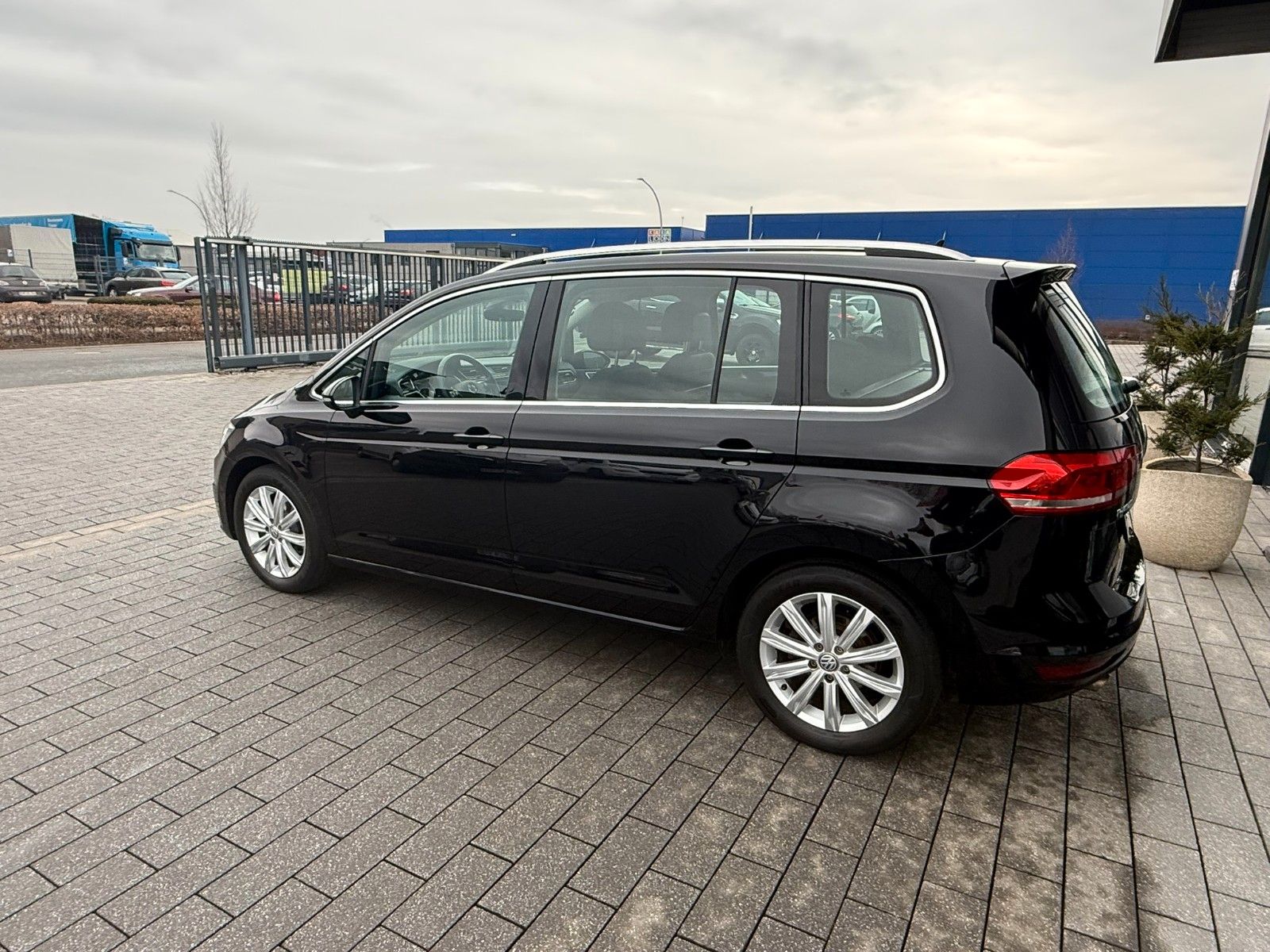 Fahrzeugabbildung Volkswagen Touran Highline BMT/Start-Stopp