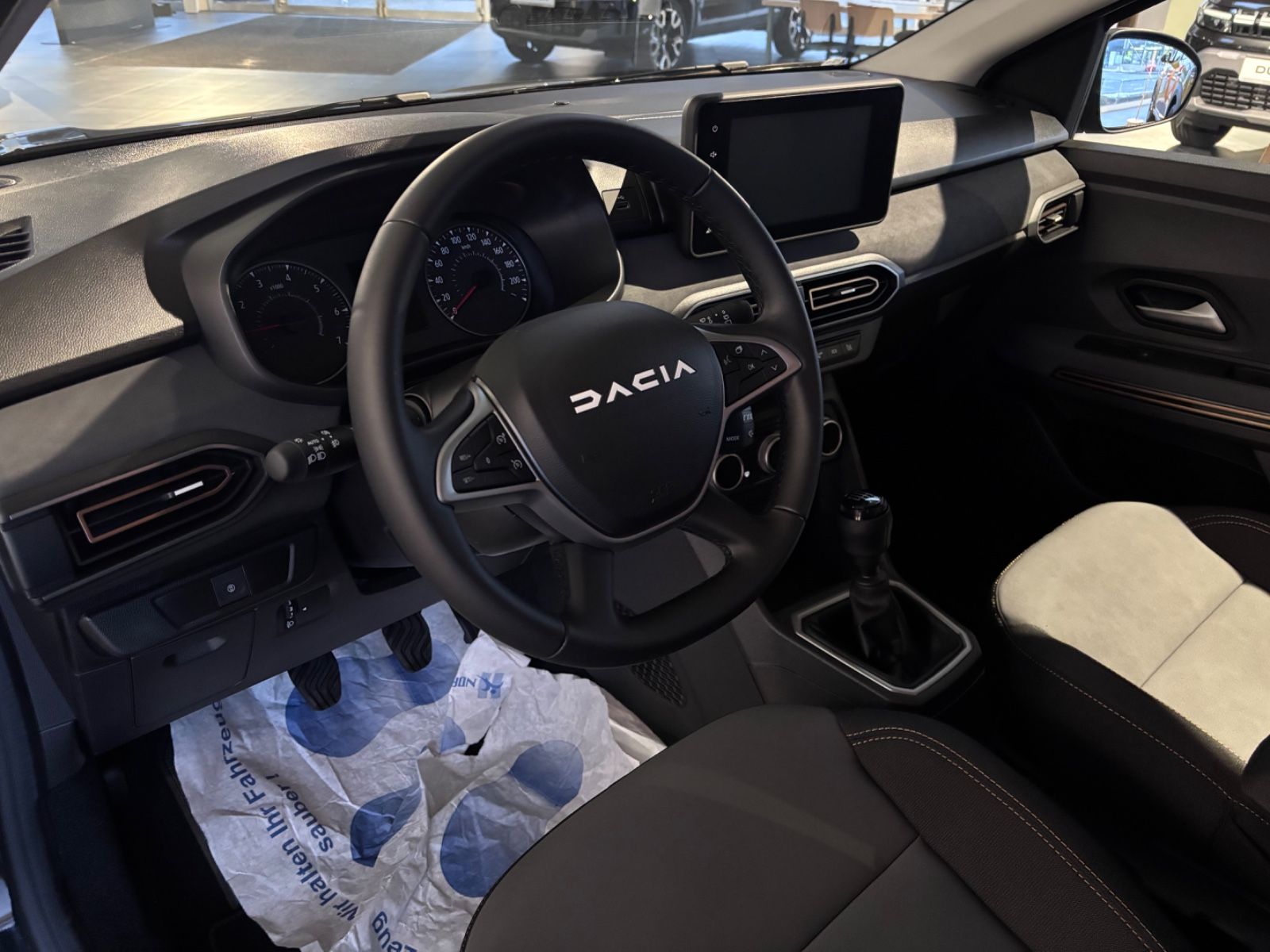 Fahrzeugabbildung Dacia Jogger Extreme TCe110 inkl. Winterkomplett Räder