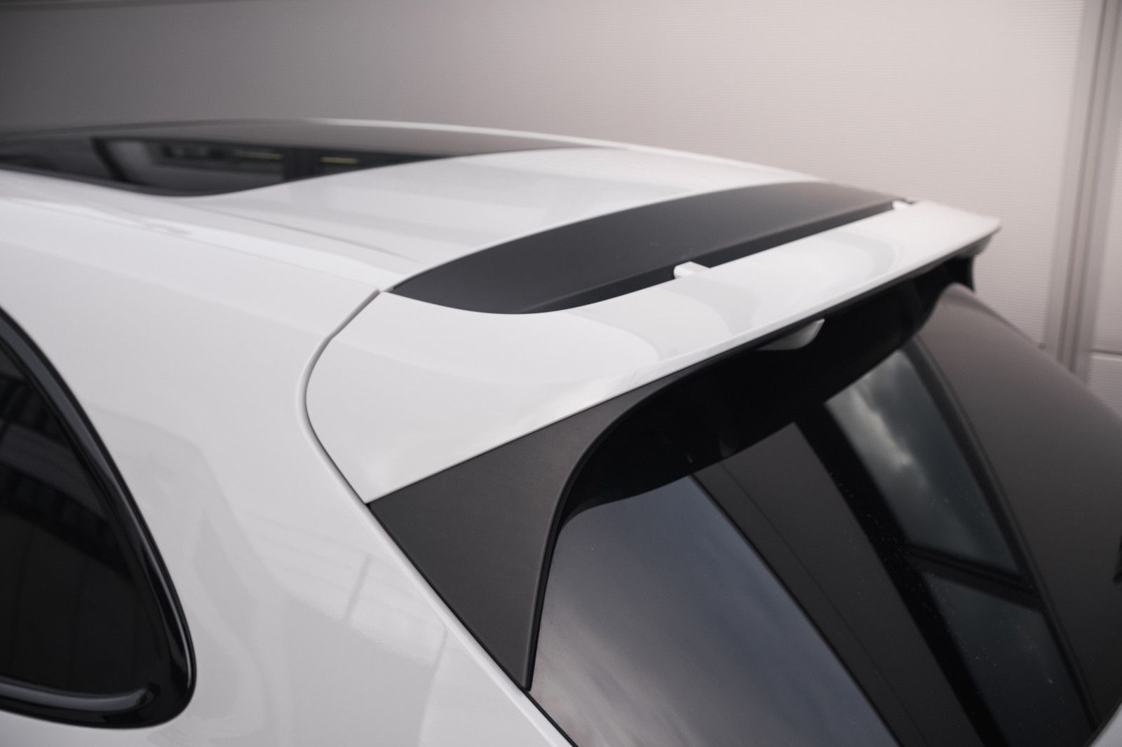 Fahrzeugabbildung Porsche Cayenne GTS-PASM-LED-Inno-360-HUD-BOSE