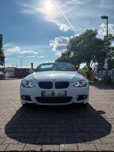 BMW E93 320i M Paket Facelift - BMW 320: M Paket 320i