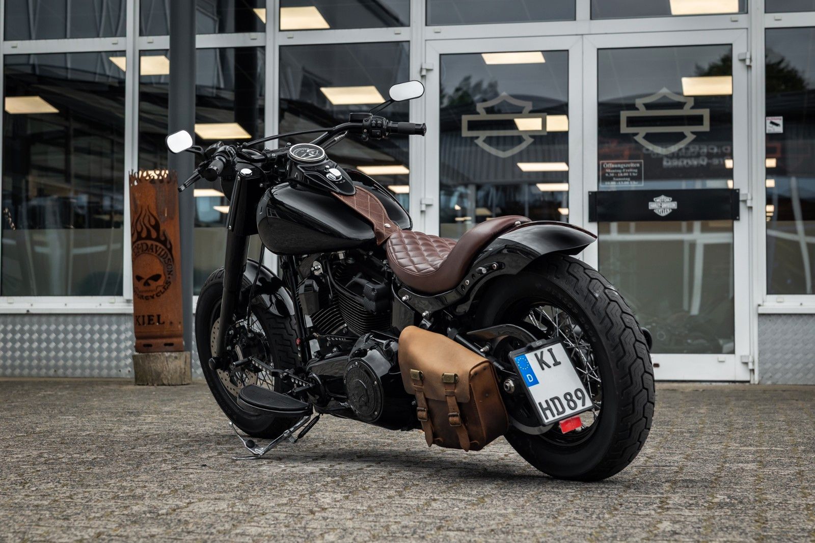 Fahrzeugabbildung Harley-Davidson FLSS SOFTAIL SLIM S 110 cui - Kesstech-Heckumbau