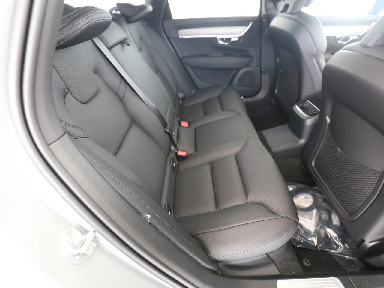 Volvo V90 T6 Plus Dark  Plug-Hybrid*Pano*HUD* foto 4