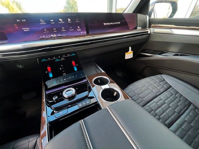 Cadillac Escalade Sport Platinum 6.2l 2025 model
