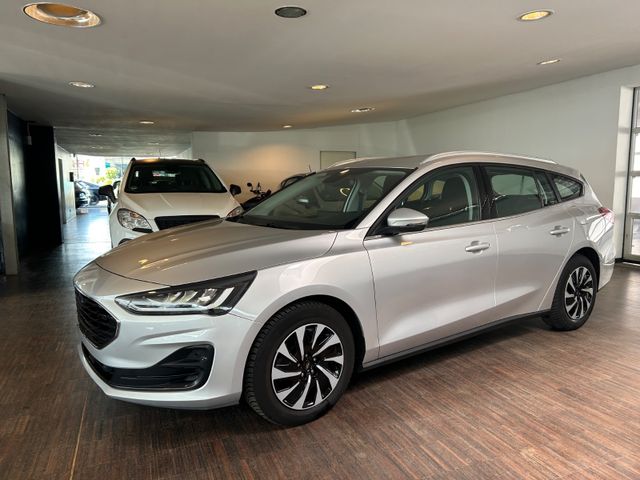 Fahrzeugabbildung Ford Focus Turnier Titanium