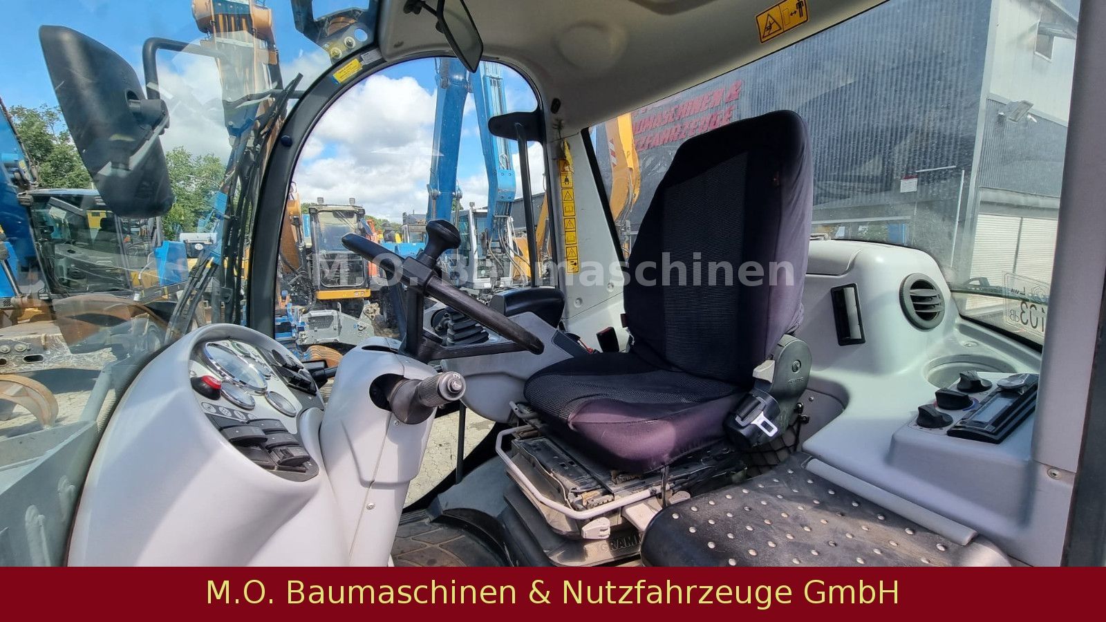 Fahrzeugabbildung Kramer 880 / AC / SW / Allrad