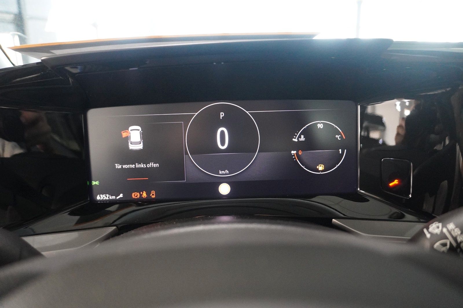 Fahrzeugabbildung Opel Mokka 1.2T ELEGANCE NAVI/LED/KAMERA/SH/SPORT/DAB